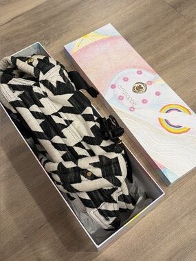 Artipoppe Black and Cream